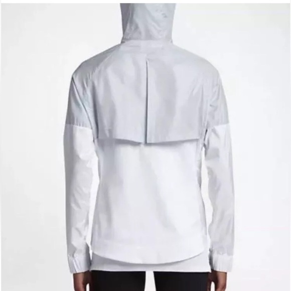 Nike silver and white  light weight Hooded Essential Windrunner Jacket size M - Picture 2 of 12